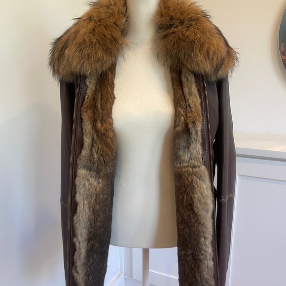 Fur Lined Leather Jacket With Gorgeous Fox Collar. - Picture 7 of 15